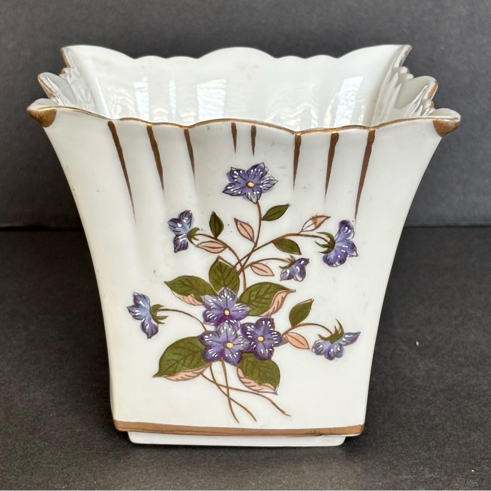 Vintage LEFTON Vase Planter White Bisque Hand Painted Scalloped Gold Edge 50’s - Picture 2 of 6